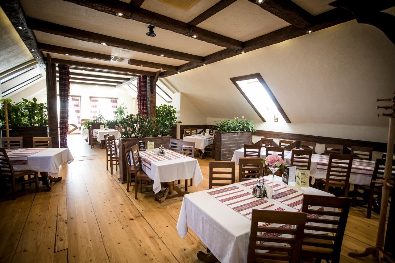 Stary Lwów Acomodação com café da manhã Korczyna  Exterior foto